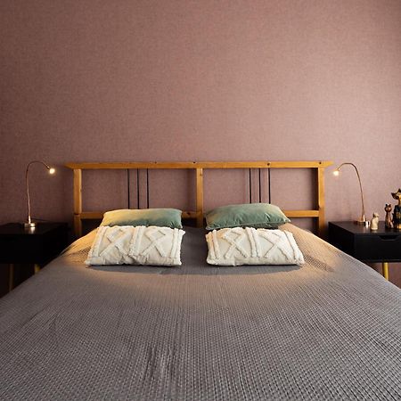Large Two Bedroom Family App - Free Parking リュブリャナ エクステリア 写真