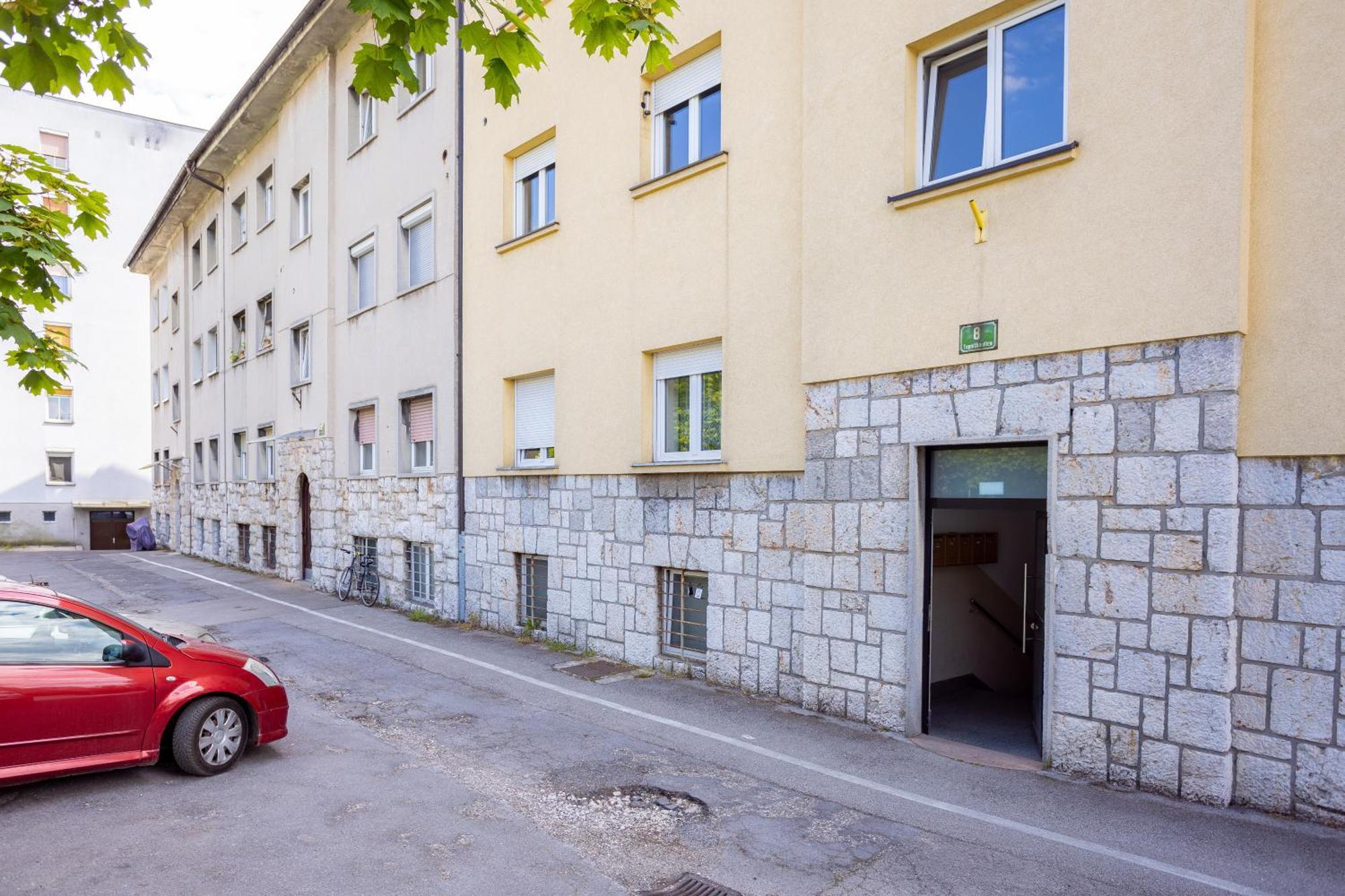 Large Two Bedroom Family App - Free Parking リュブリャナ エクステリア 写真