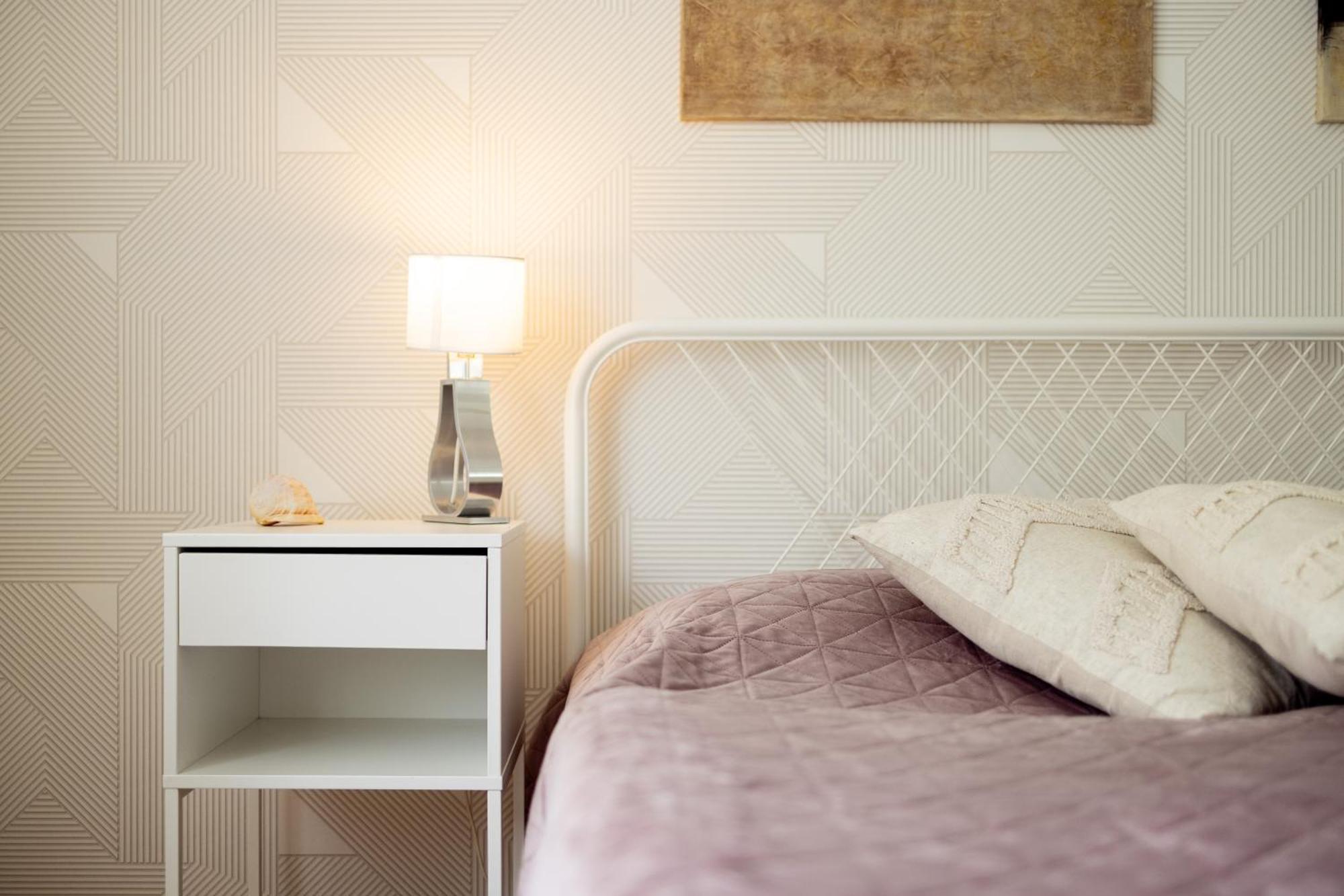 Large Two Bedroom Family App - Free Parking リュブリャナ エクステリア 写真